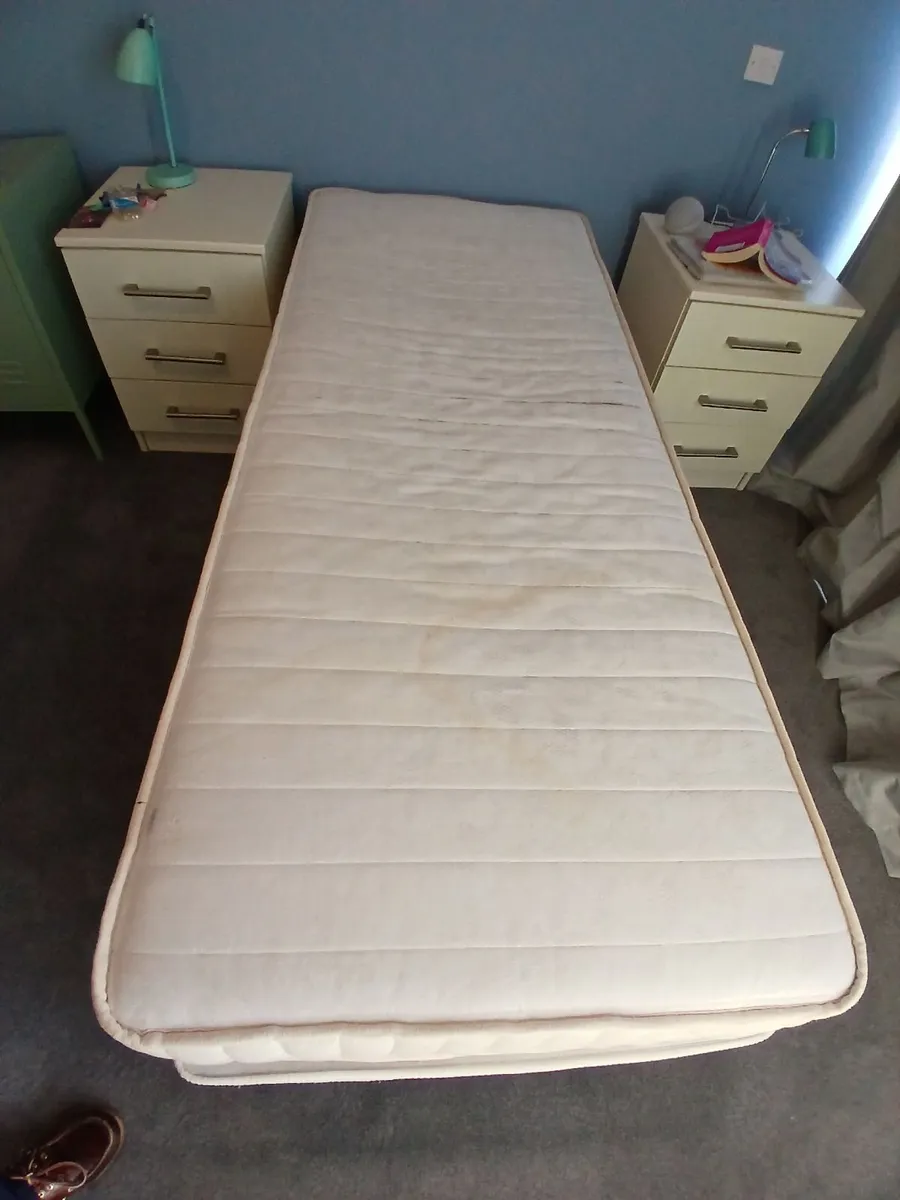 Single Bed - Image 3