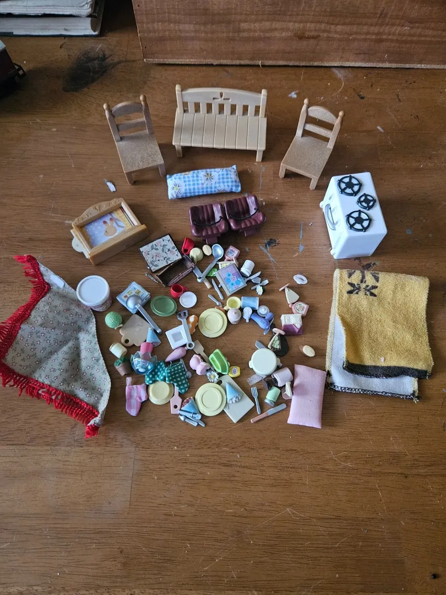 Sylvanian Famalies Accessories Lot - Image 3
