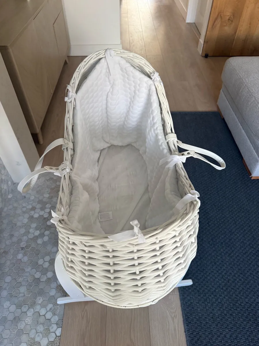 Moses basket free - Image 2