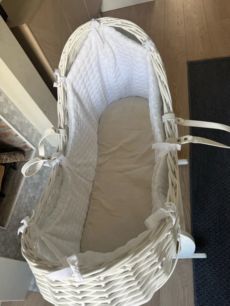 Moses basket free - Image 3