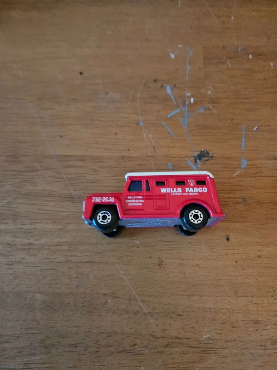 Matchbox Superfast Wells Fargo Truck - Image 3