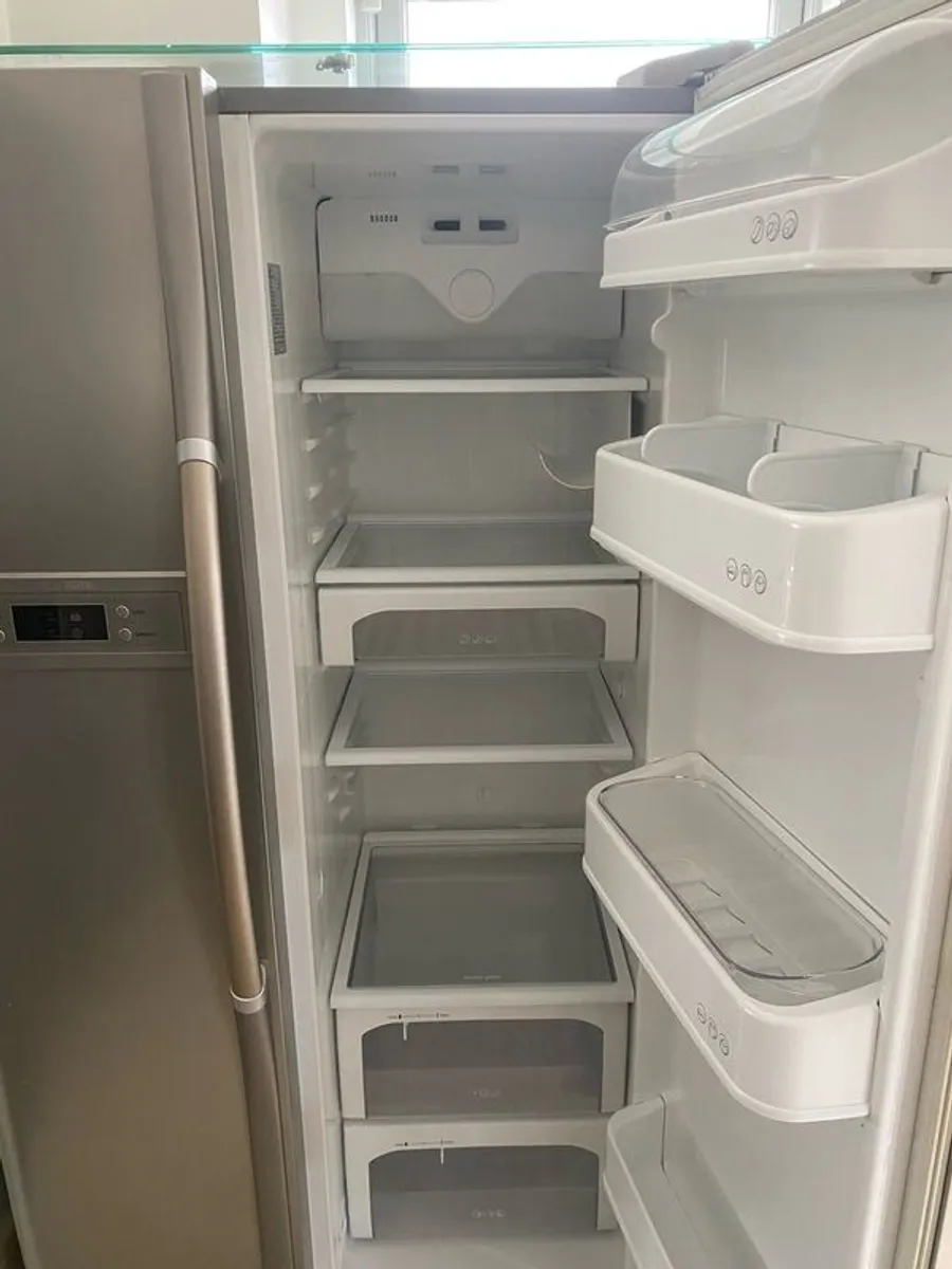 american fridge freezer - Image 2
