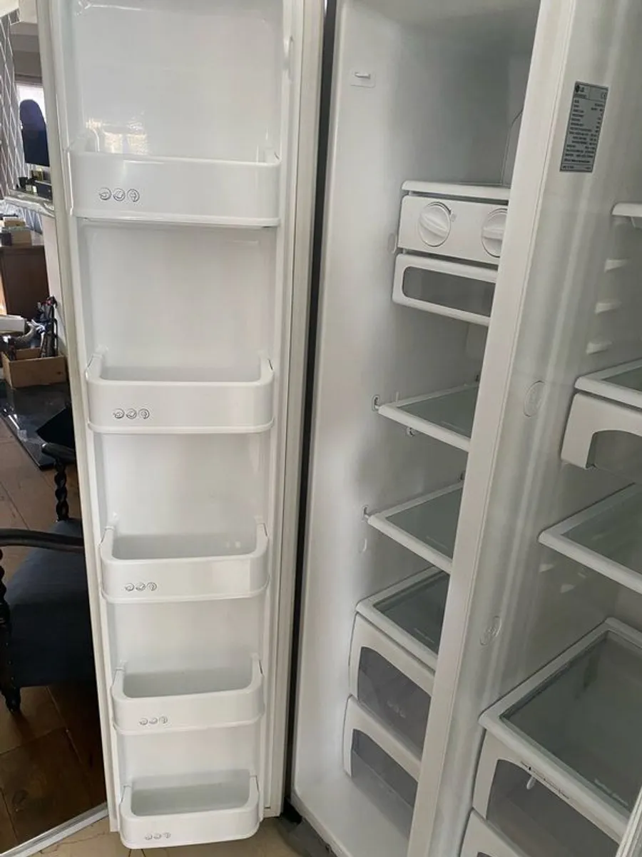 american fridge freezer - Image 4