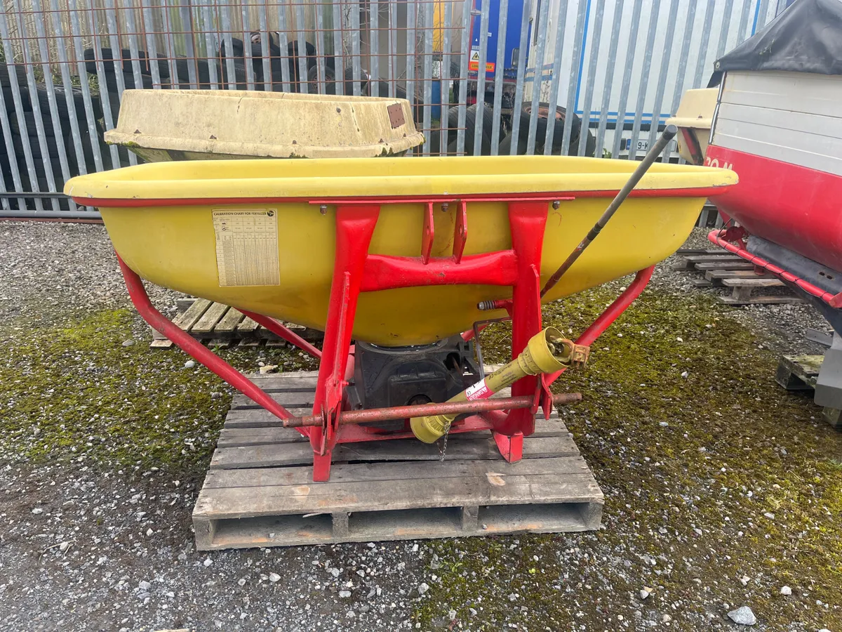 Fertiliser spreaders - Image 1