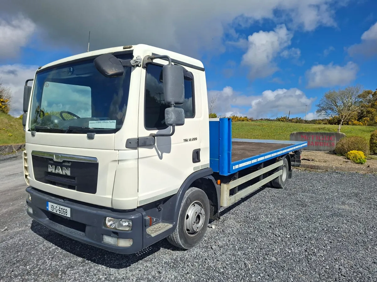 2013 MAN TGL Flatbed - Image 1