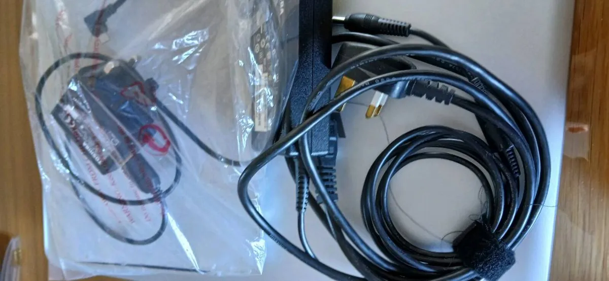 Toshiba laptop and tablet - Image 3