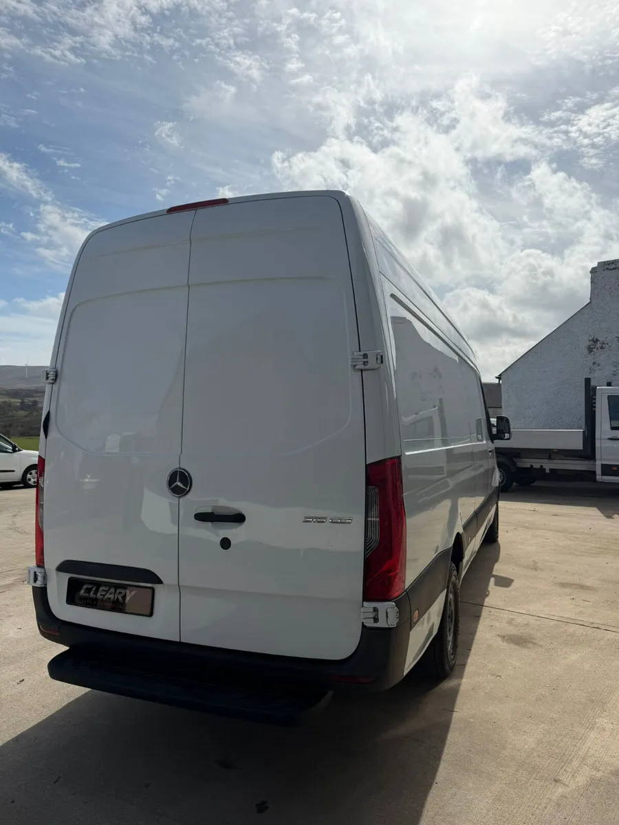 Mercedes-Benz Sprinter 2022 - Image 4