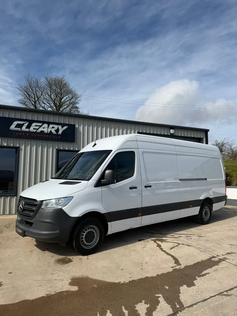 Mercedes-Benz Sprinter 2022 - Image 2