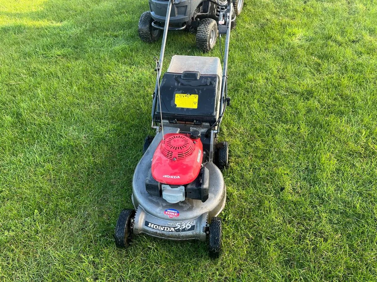 Honda walk behind lawn mower - Image 2