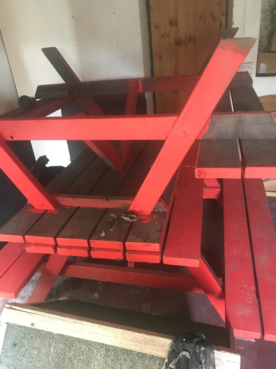 Picnic bench - Image 1