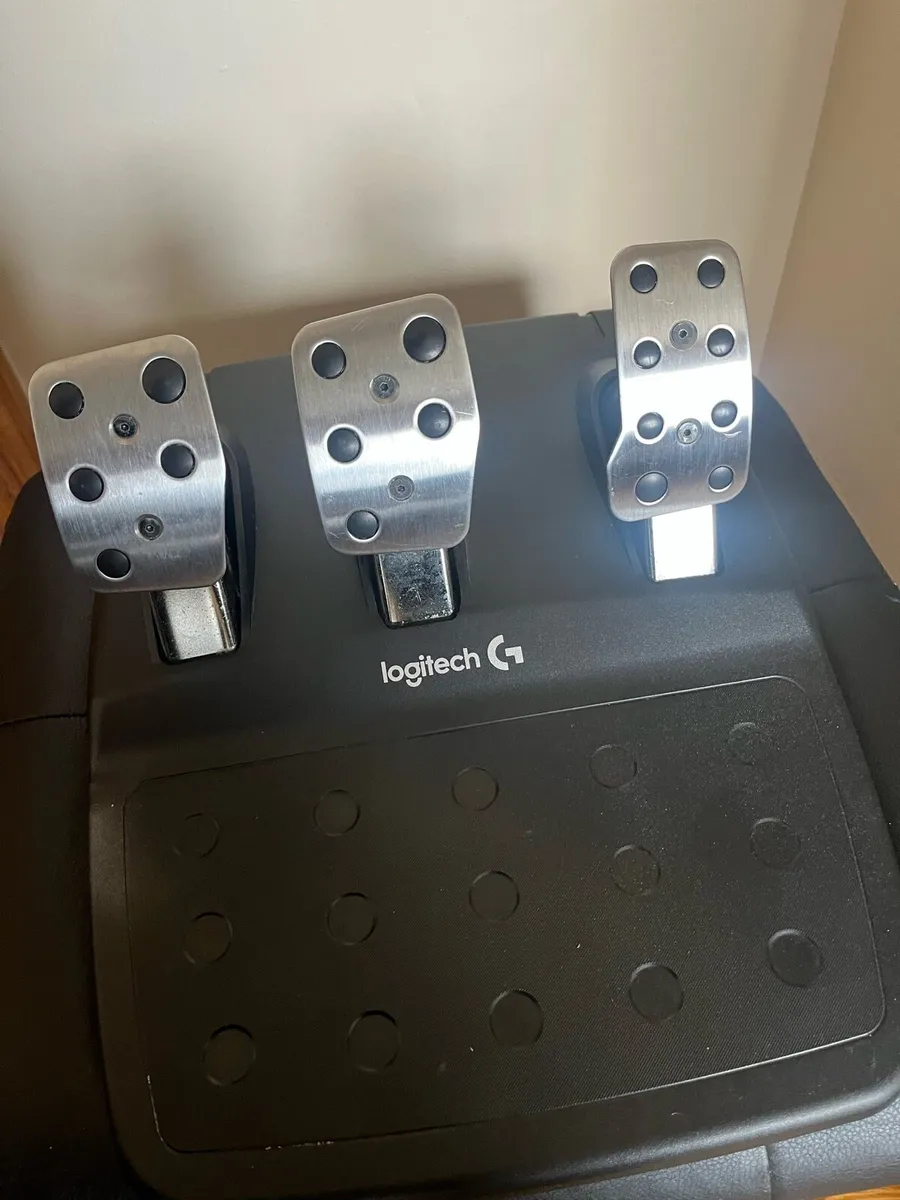 Logitech G29 Driving Force Racing Wheel - Image 4