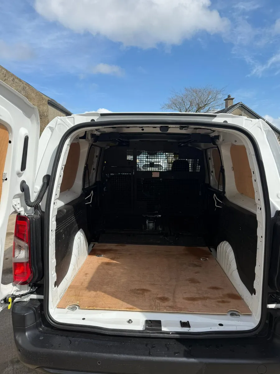 🔥Factory Crew van 🔥 Peugeot Partner 2021 - Image 4