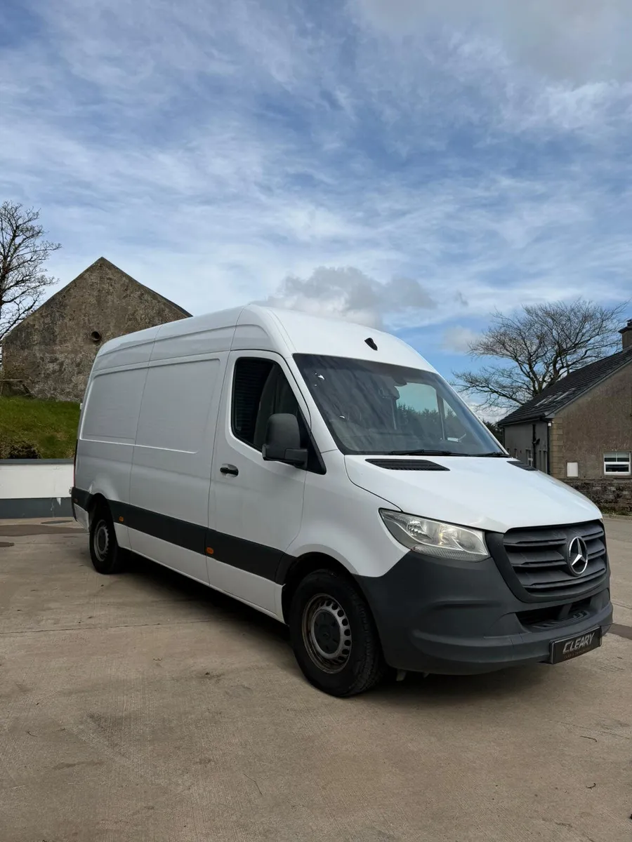 Mercedes-Benz Sprinter 2021 - Image 2