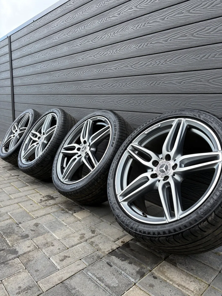 19” GENUINE MERCEDES ALLOY WHEELS & TYRES - Image 1