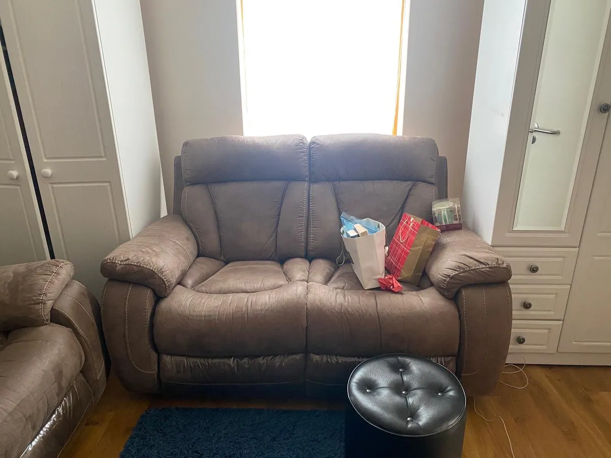 2-seater sofa – comfortable – great condition