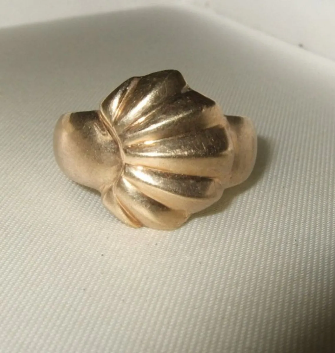 Vintage 9ct Gold 'Oyster' Ring - Image 1