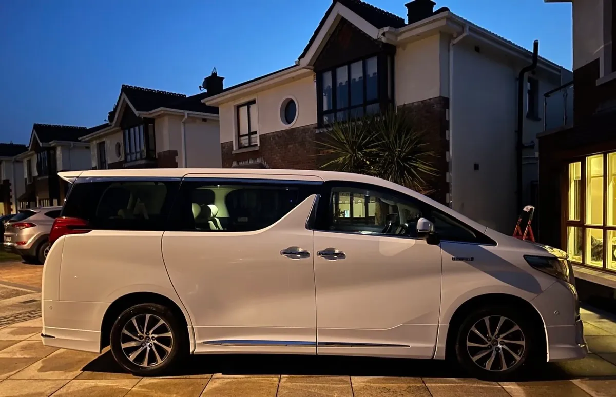 Luxury 7 Seater Airport Transfer – Dublin/Belfast - Image 2