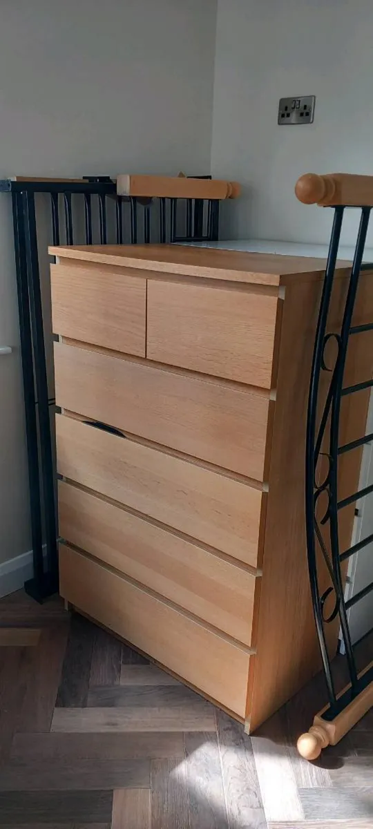 Double Bed and 2 chest of Drawer Units - Image 2
