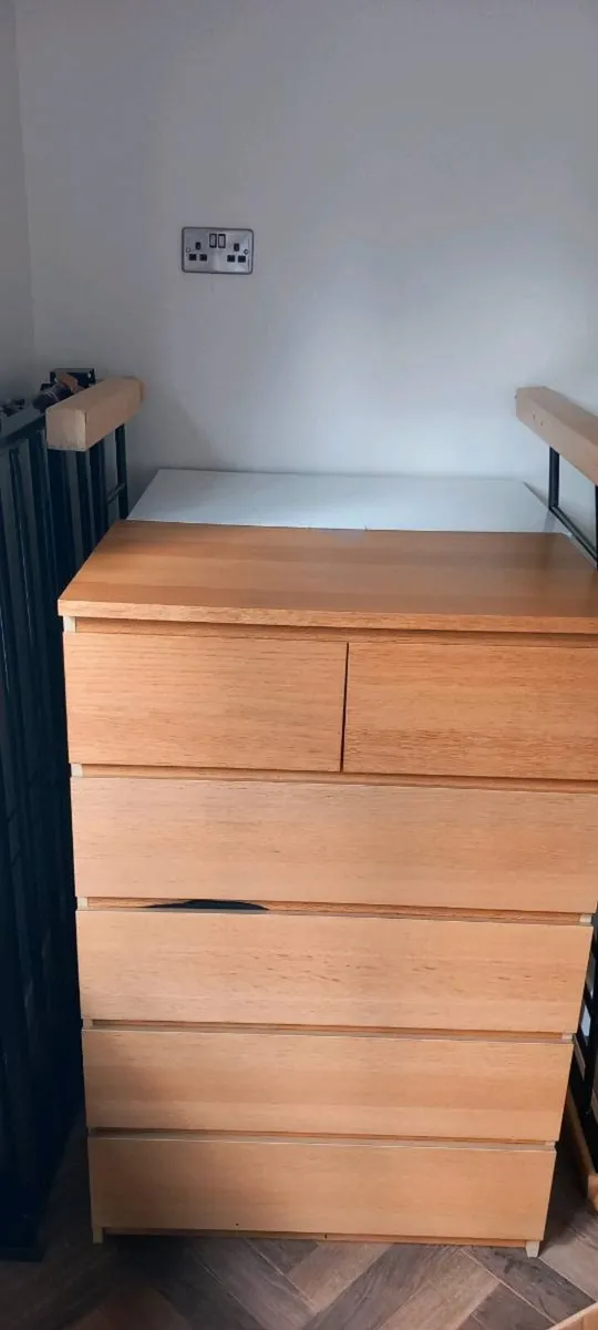 Double Bed and 2 chest of Drawer Units - Image 4