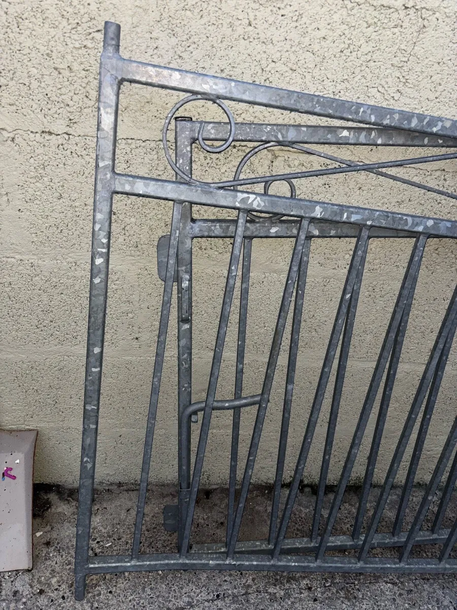 Steel gates - Image 3