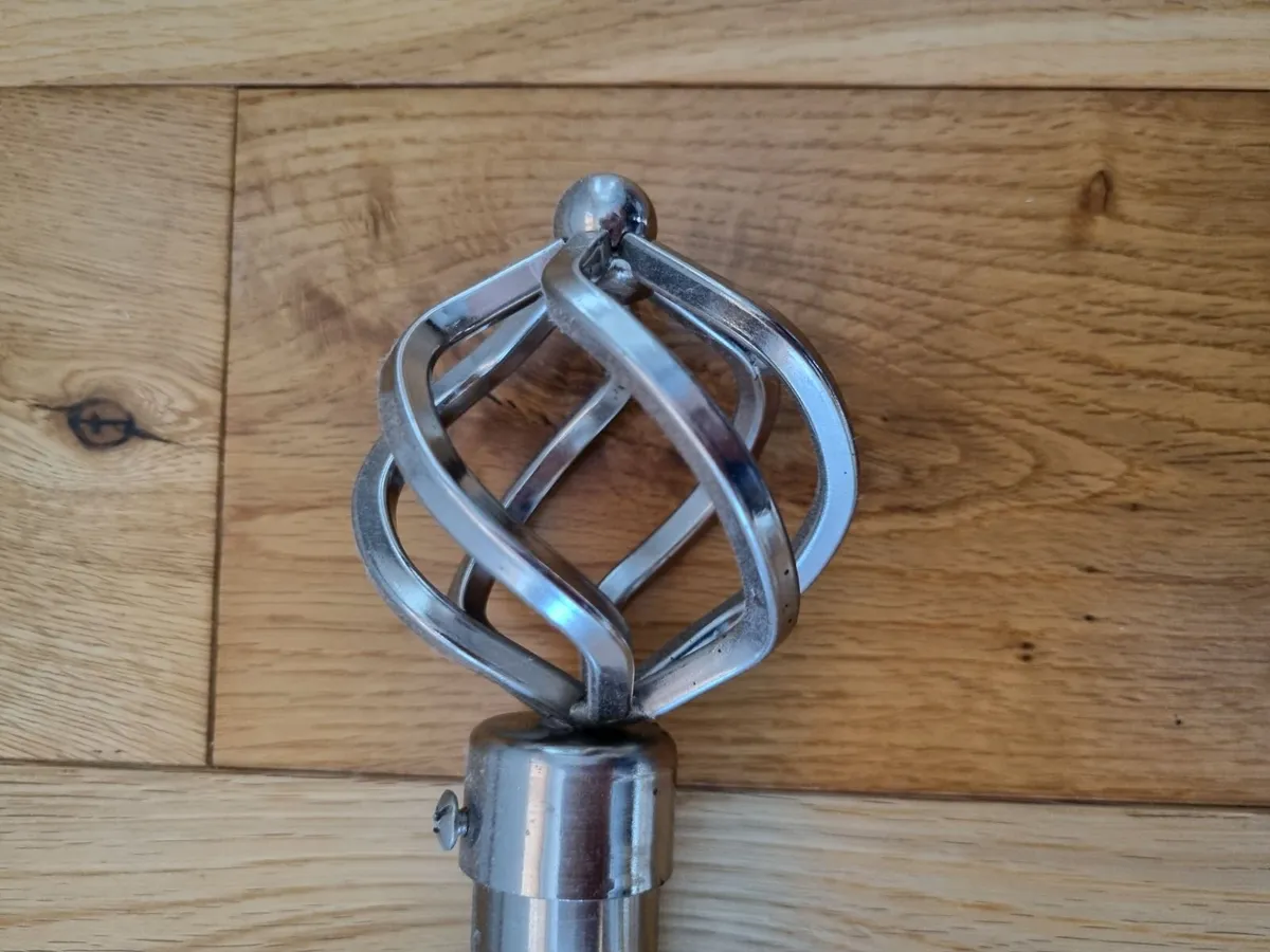 Extendable Curtain Pole - Image 2