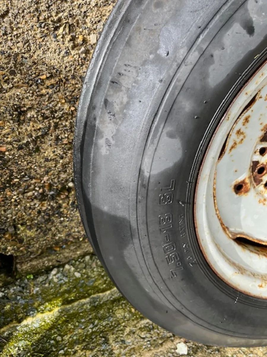750 x 18 Wheels and Tyres - Image 4