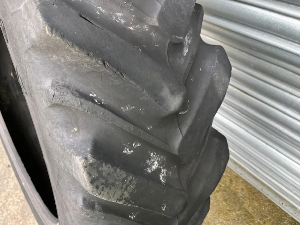 13.6 x 38 Firestone Tyre - Image 4