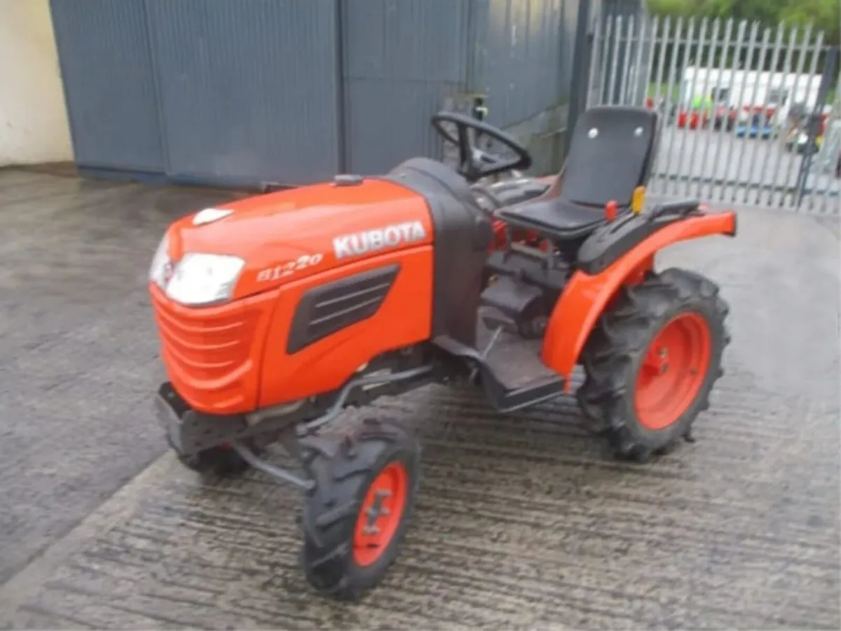 Kubota Compact Diesel Tractor - Image 2