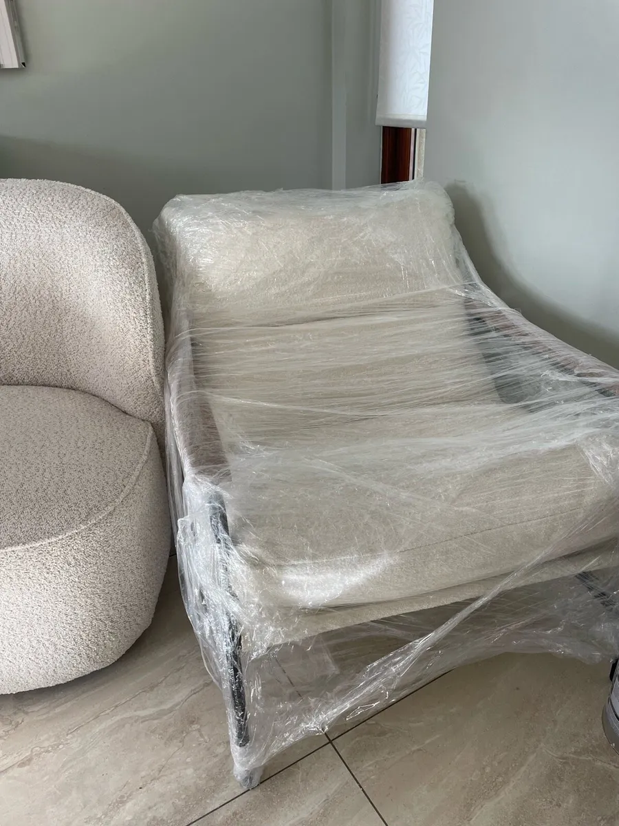 Bargain! Beautiful white chair never used - Image 1