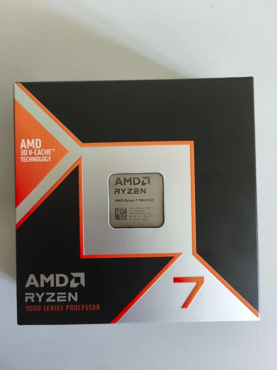AMD RYZEN 7 9800X3D