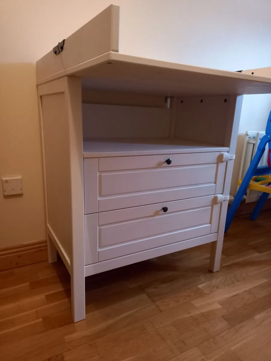 Changing Table - Image 3