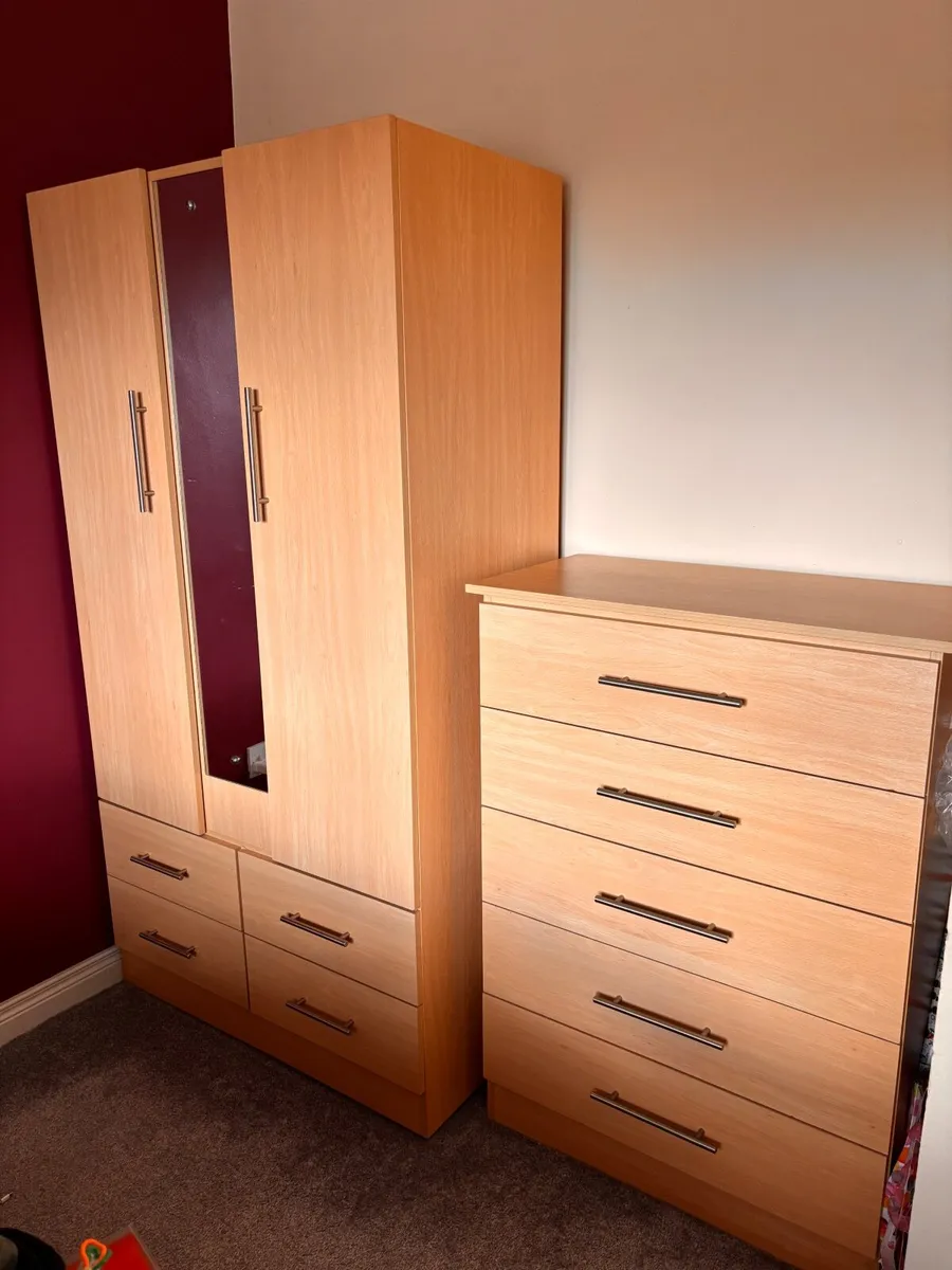 Wardrobe, chest of drawers and bed side locker - Image 2