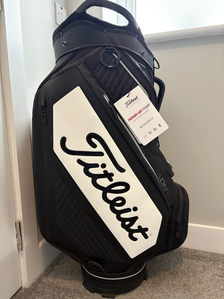 Titleist StaDry Staff Bag - Image 1