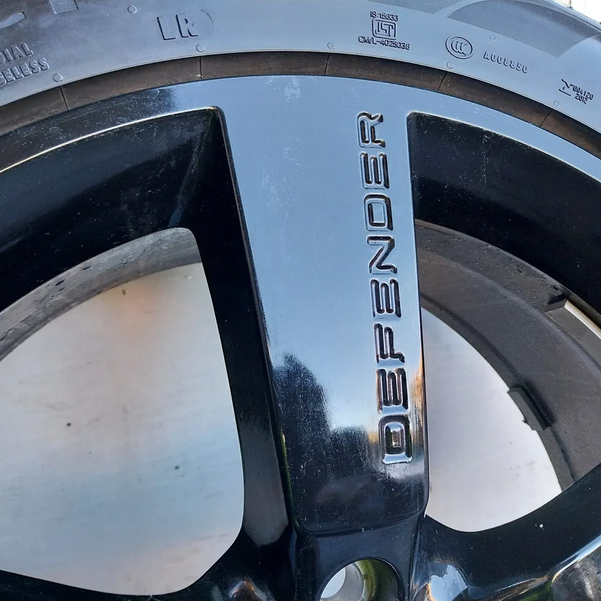 2023 Land Rover Alloy Wheel Single 275/45R22 - Image 2