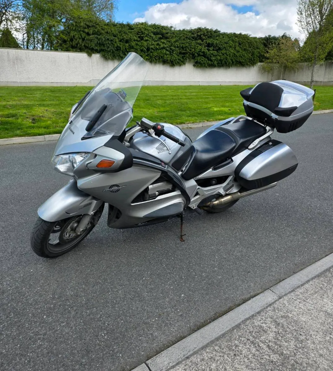 06 Honda Pan European - Image 2