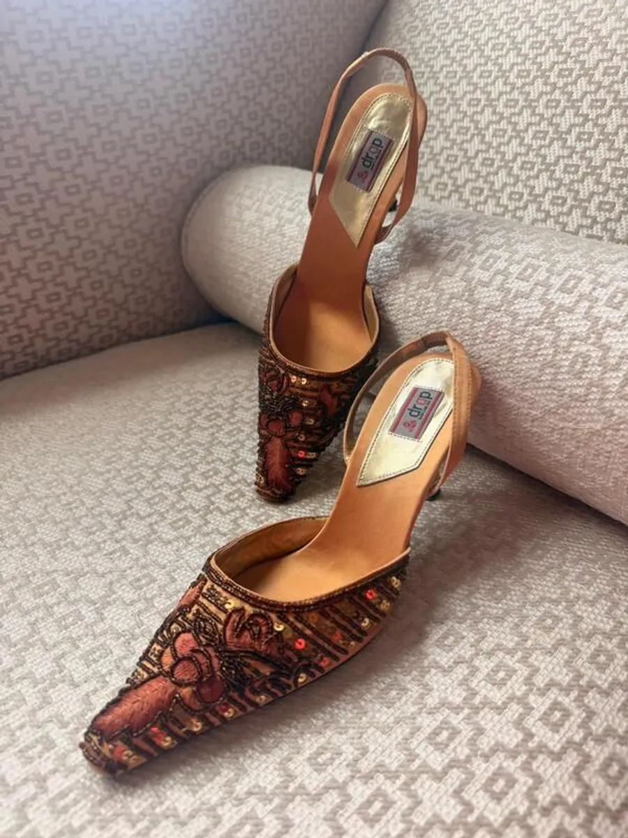Fabulous Carrie Bradshaw style gold and bronze, embellished sling-backs - Image 1