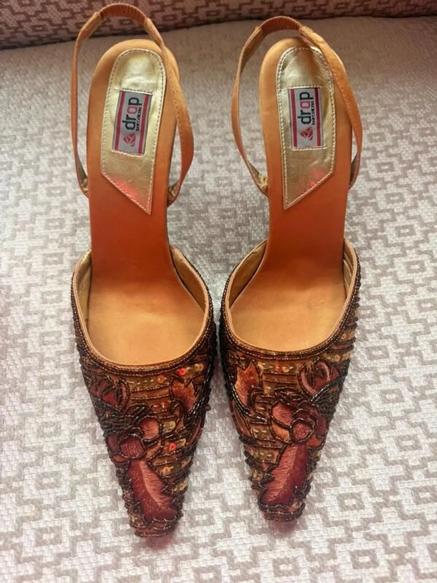 Fabulous Carrie Bradshaw style gold and bronze, embellished sling-backs - Image 2