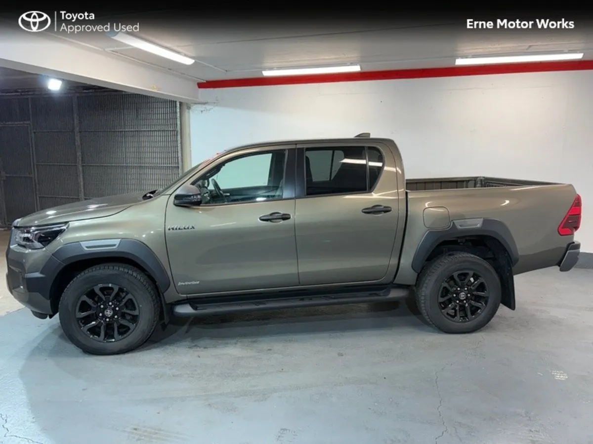 Toyota Hilux HILUX 2.8 INVINCIBLE AUTO *REDUCED BY - Image 2