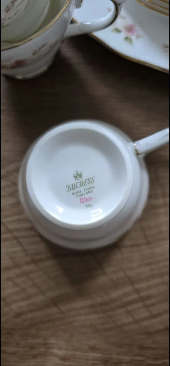 Duchess Glen Fine Bone China - Image 1