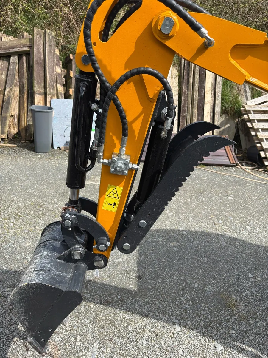 Mini Digger - Image 4