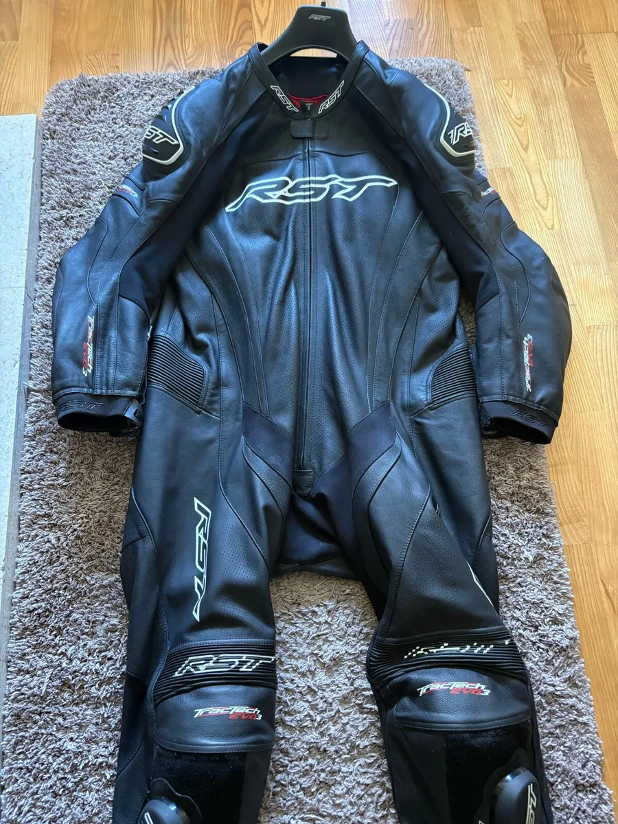 RST TracTech Evo 3 Leather Suit - Image 1
