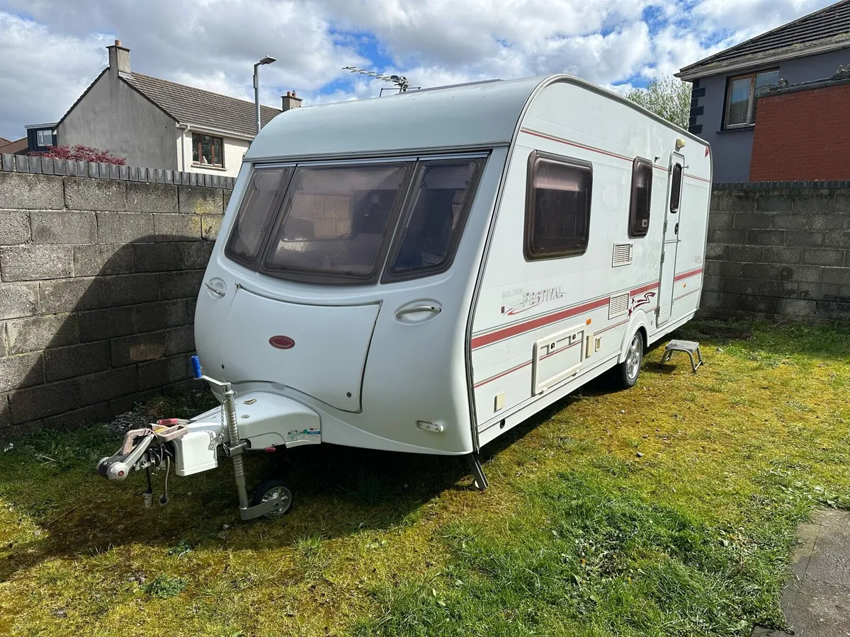 2005 coachman 530 4/5 berth - Image 1