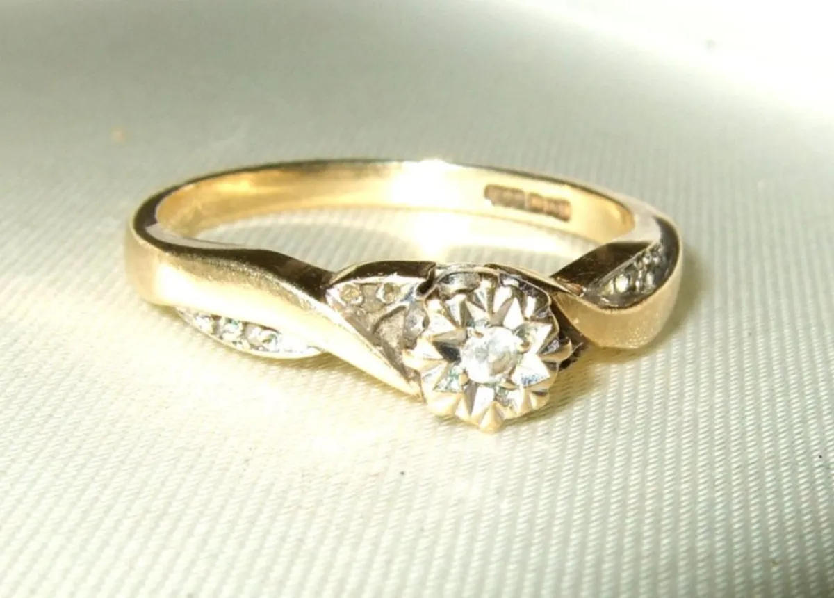 Vintage Hallmarked 9ct Gold Diamond Ring - Image 4