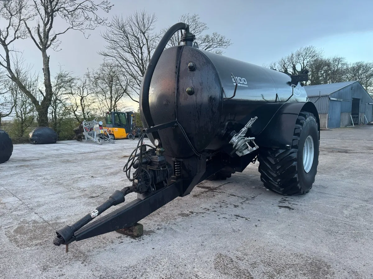 Belmac 2100 Gallon tanker - Image 2