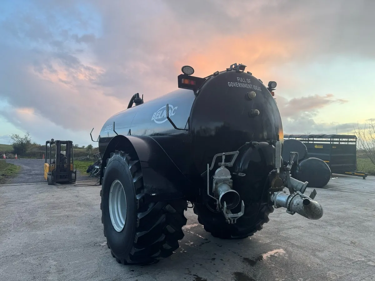 Belmac 2100 Gallon tanker - Image 4