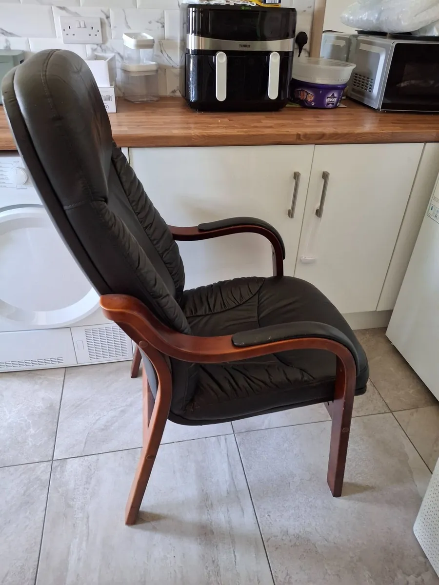 Orthopaedic chair - Image 2