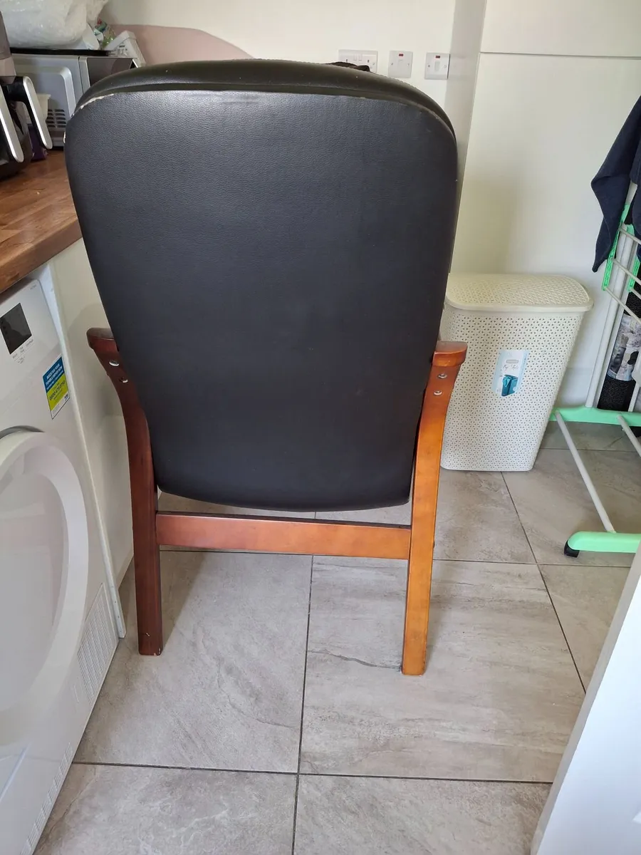 Orthopaedic chair - Image 3