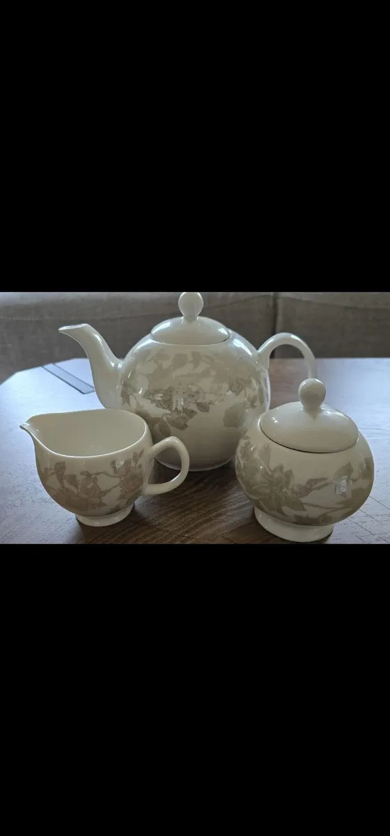 New Grange Tea Set - Image 3