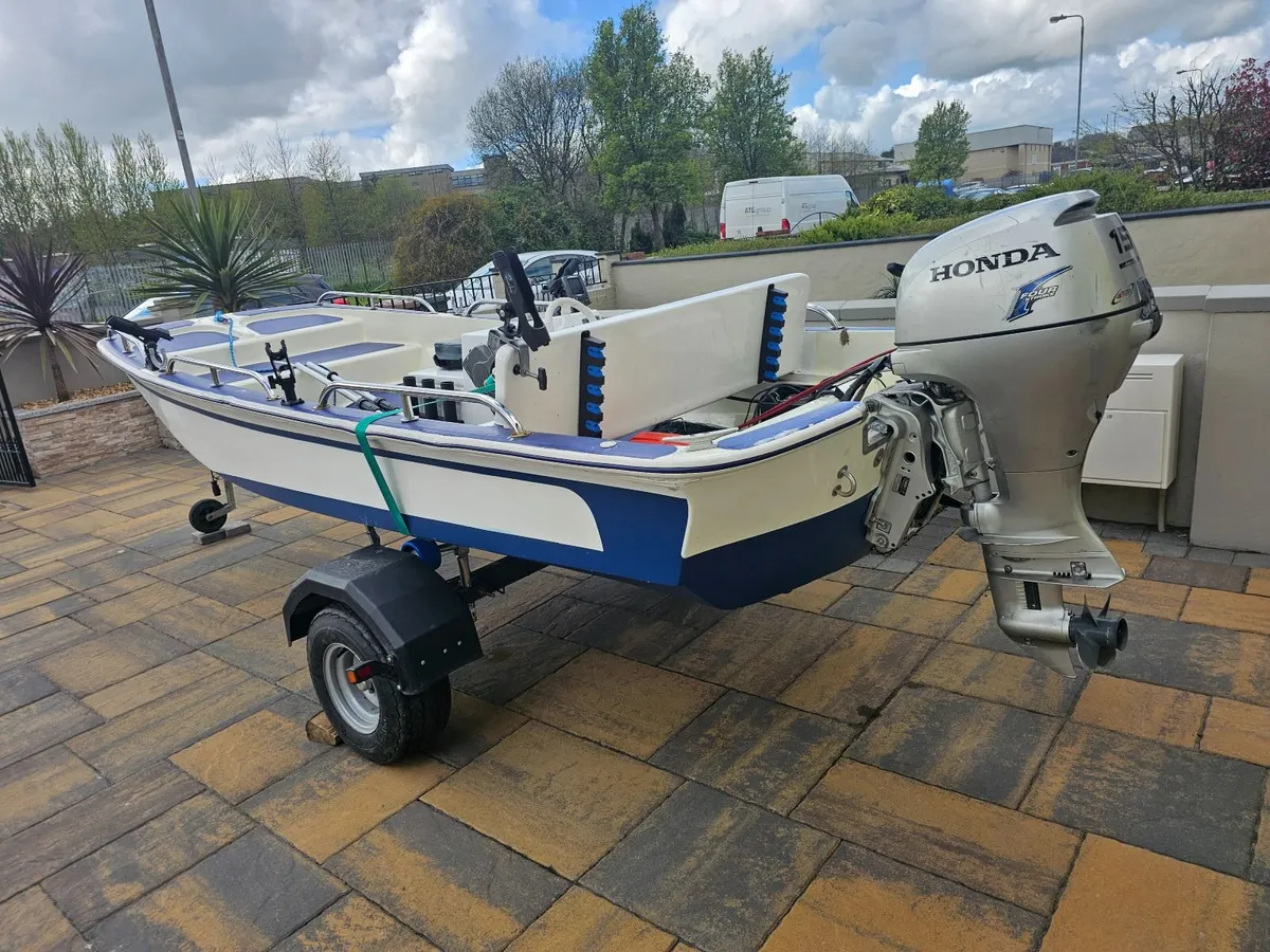 Dory boat and trailer - Image 3