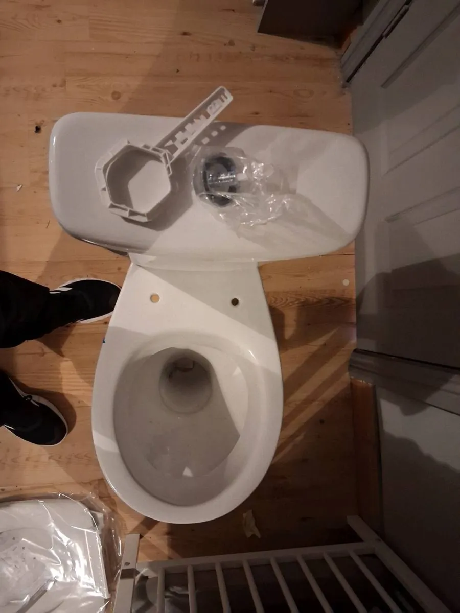 New Toilet, cistern and seat. - Image 2